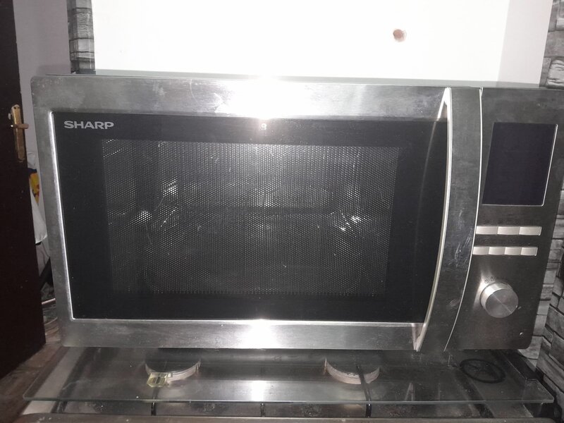 Sharp 42 L- cuptor cu microunde si grill