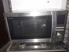 Sharp 42 L- cuptor cu microunde si grill